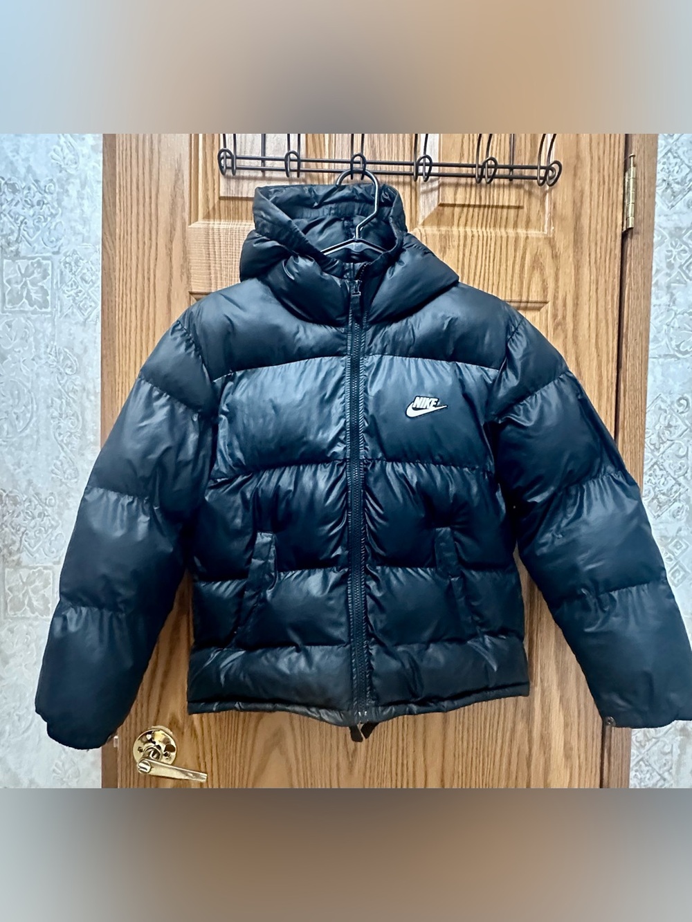 Nike Youth Black Quilted Hooded Puffer Jacket LARGE